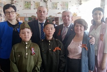 Семьдесят шесть деревьев Аллеи Славы